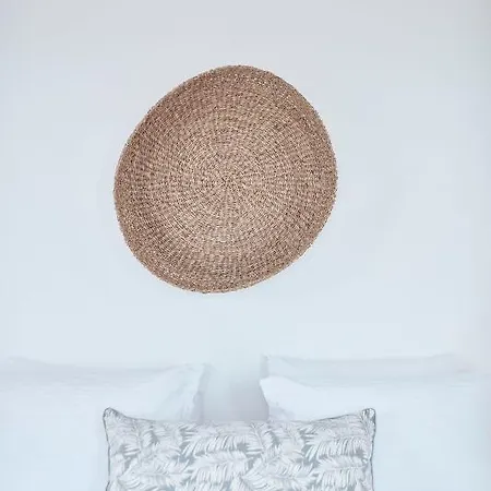 Mr. And Mrs. White - Small Luxury Of The World